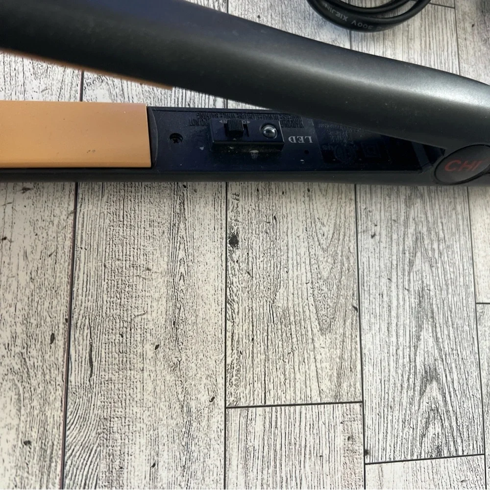 Chi Global Beauty Ceramic 1” Flat Iron Hair Straightener-Works